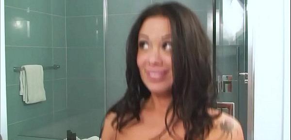  I ate my girlfriends pussy in the shower came in my mouth | Catalina Cruz